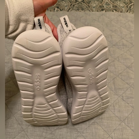 Like New Women’s Adidas Cloudfoam Sneaker - Picture 13 of 15